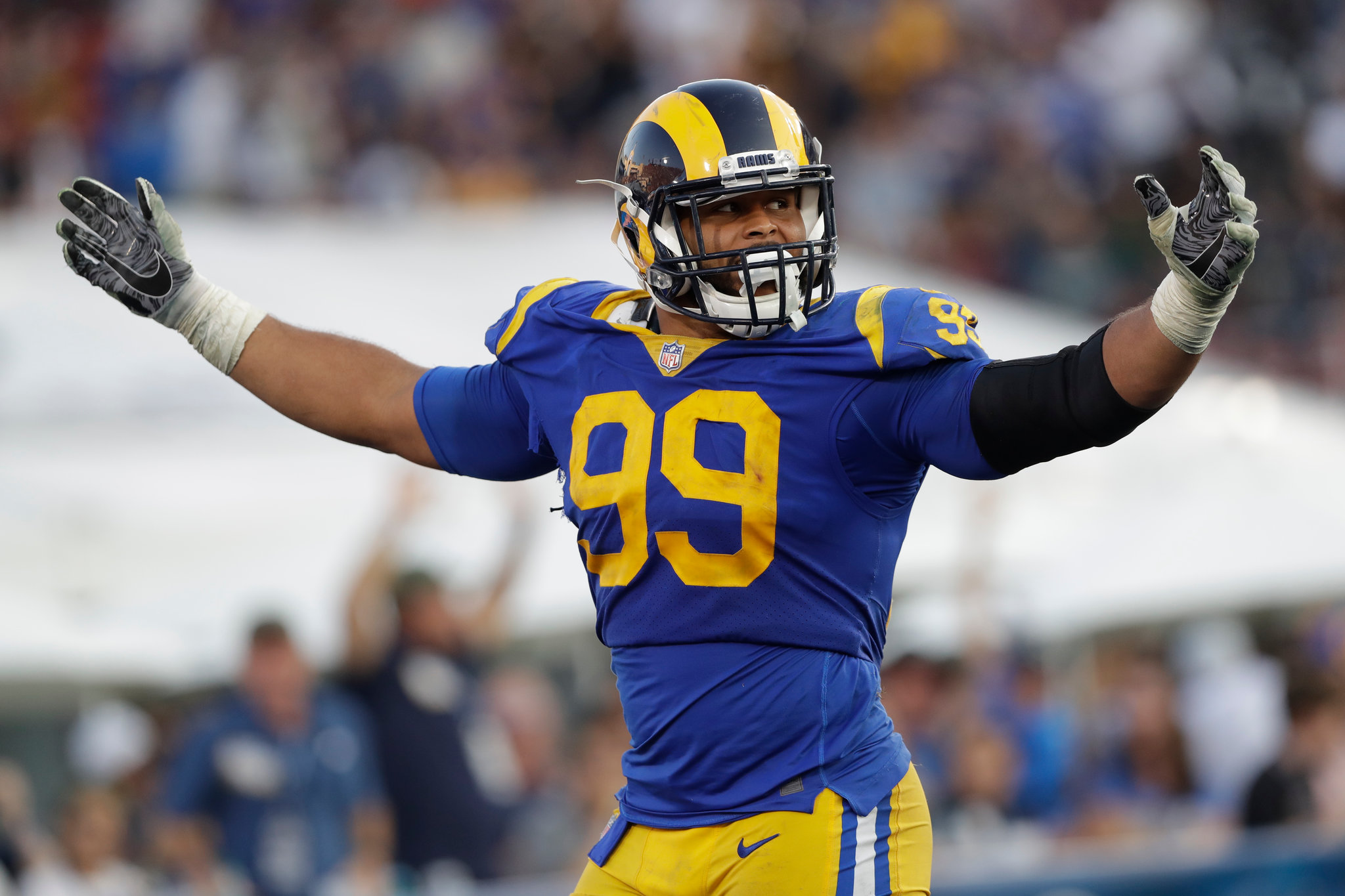 Los Angeles Rams' Aaron Donald Has A Sack Of Treats For Miami Dolphins  Rookie Tua Tagovailoa